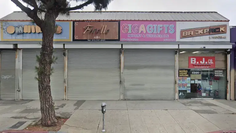 Well-Established Fashion Bags Store in Central La!