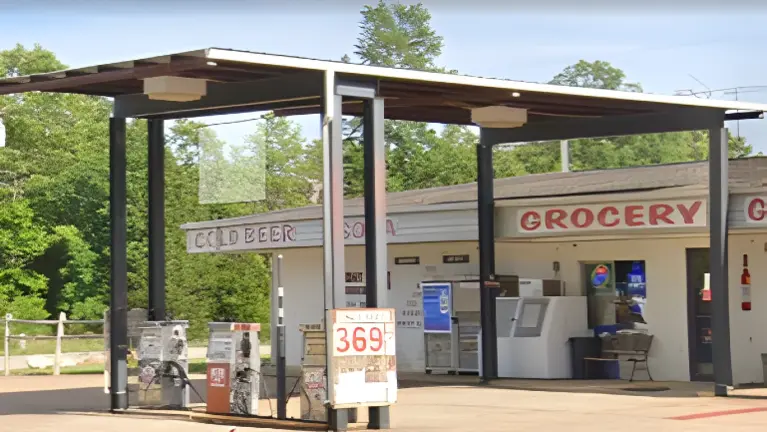 Established convenience store with loyal following