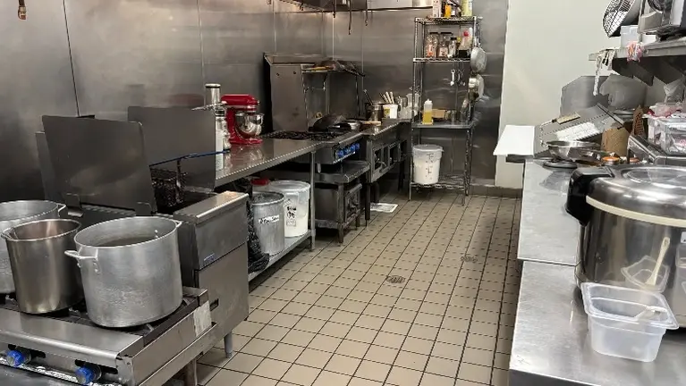 Boba shop with full kitchen