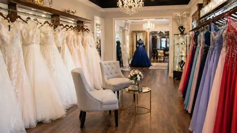 Bridal & Alterations Shop: Ideal for Seamstresses, Designers