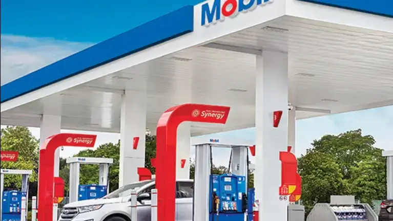 Branded gas station in Dane C.