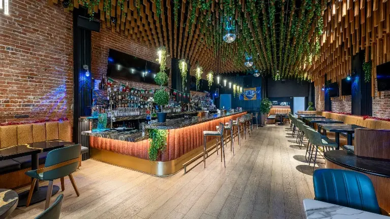 534 5th Ave Gaslamp Restaurant / Bar For Sale