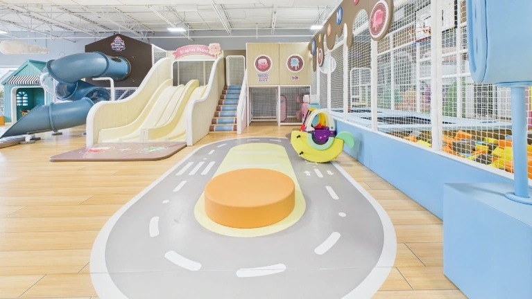 Turnkey 6,000 SF Indoor Playground & Café Assets – Schaumburg, IL