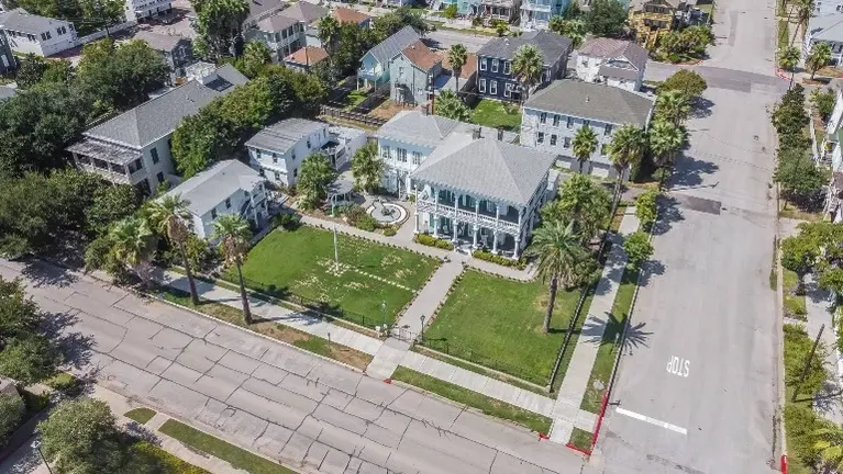 Bed & Breakfast - Galveston Island