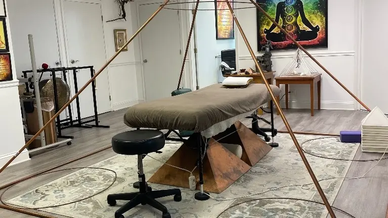 Energy Focusing Device Pyramid 