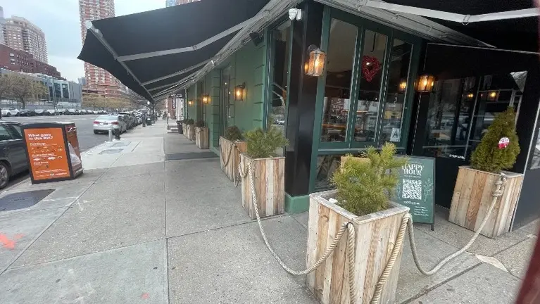 Turnkey Corner Restaurant | Prime Long Island City | New 10-Year Lease