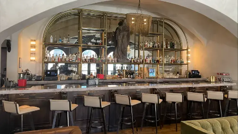 Upscale Cocktail Speakeasy and Bar for Sale! $800,000 In Sales!!