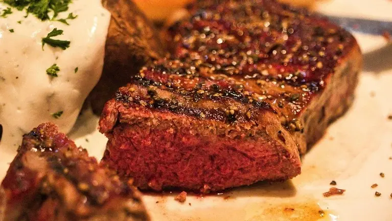 Florida Restaurant for Sale in Oakland Park   LOCATION!!!