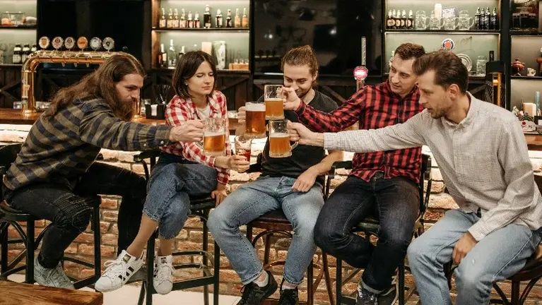 Bar & Grill