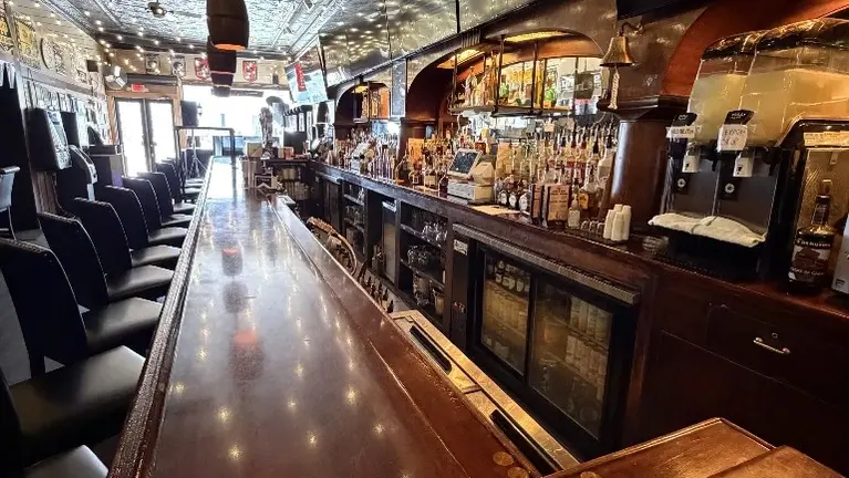Long -Established Restaurant & Bar