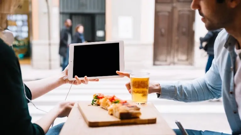 Proven QSR Franchise with Solid Top-Line Performance