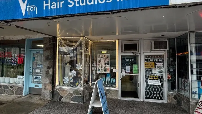 Salon - Women's Wigs and Men's Toupees and Wigs