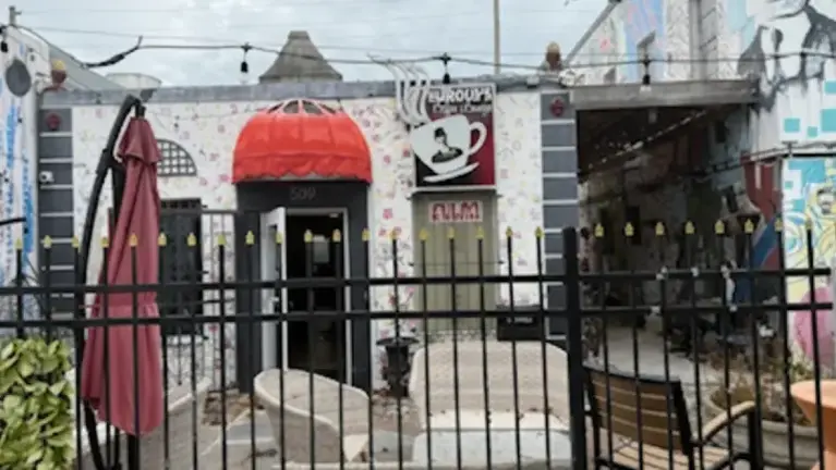 West Palm Beach Coffee Shop Asset Sale  – Liquor License Included