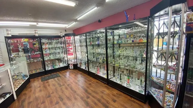 Smoke shop in Fullerton For Sale in Fullerton, California