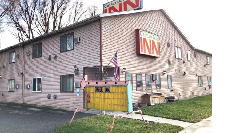 4-Room Interior Corridor Motel –
