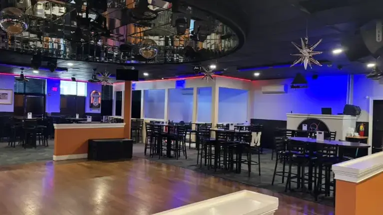 Sports Bar/Night Club/Game Room
