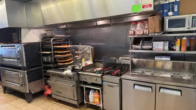 ?Pizza Place for Sale  – $1,540 Rent – $120,000