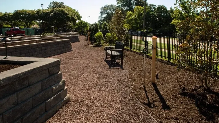 Commercial Engineered Retaining Wall/Hardscape Company