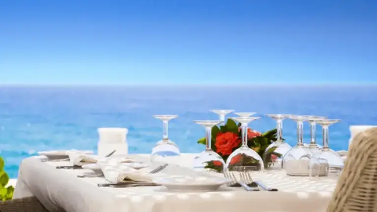 ID #1750 -  Prime Oceanfront Restaurant with Million-Dollar Views
