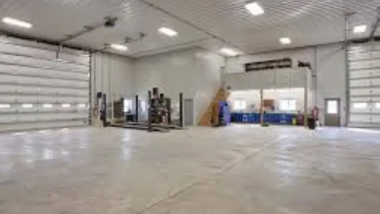 Las Vegas NV Approx 5k sf Industrial Shop Building w/ Rear Yard Area