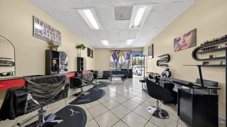 Established Beauty Salon with Loyal Clientele