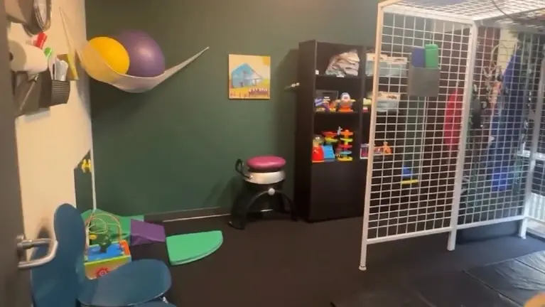 private room/UEU #2