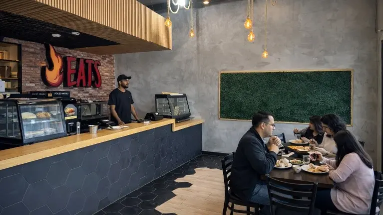 Turnkey Restaurant | $2.5K Rent | Convert to Any Concept–Low Cost
