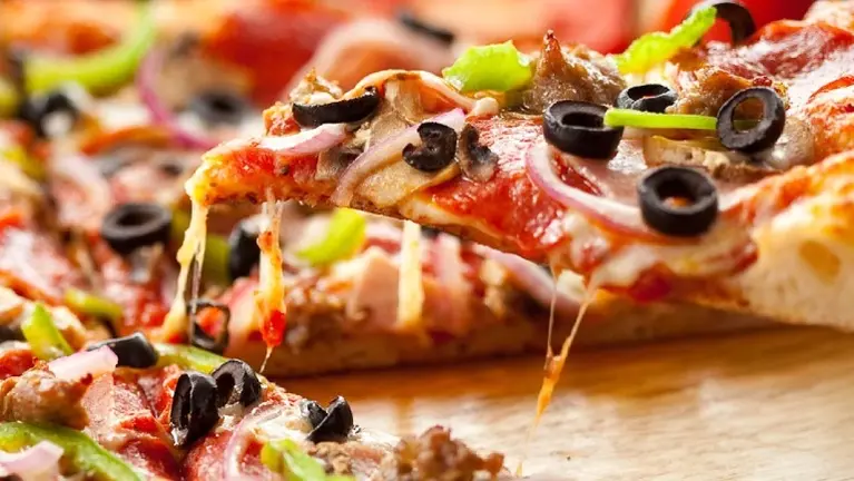 Large Pizza Franchise Network for Sale