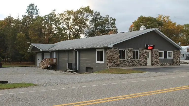 Turnkey Renovated Restaurant & Bar + Liquor License!