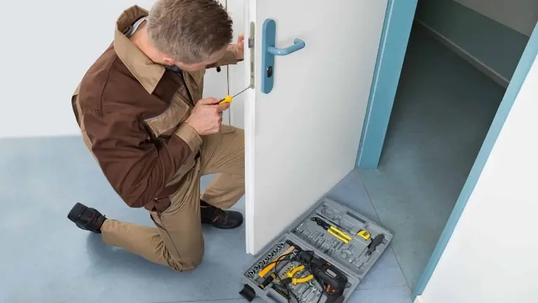 22-year old DFW Locksmith REDUCED!!!/3 Locksmiths/615K GROSS/205k SDE