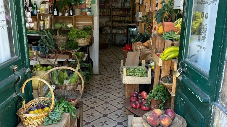 Cape Cod Market & Café – includes real estate w/ apartment