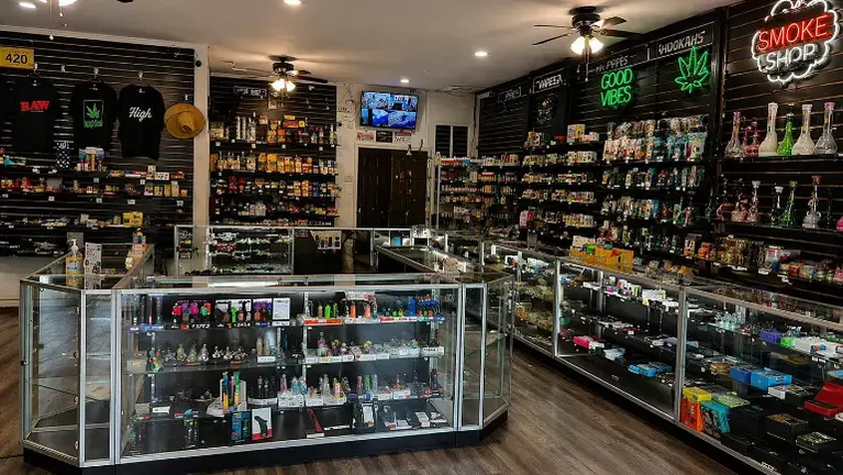 elfbar nachfüll pod läuft aus Vape Shop | Woodstock Vape & Glass Gallery main image 1