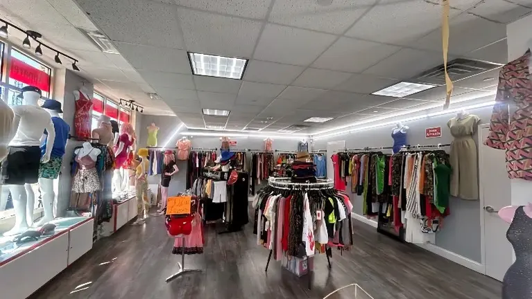 Clothing Boutique $125,000