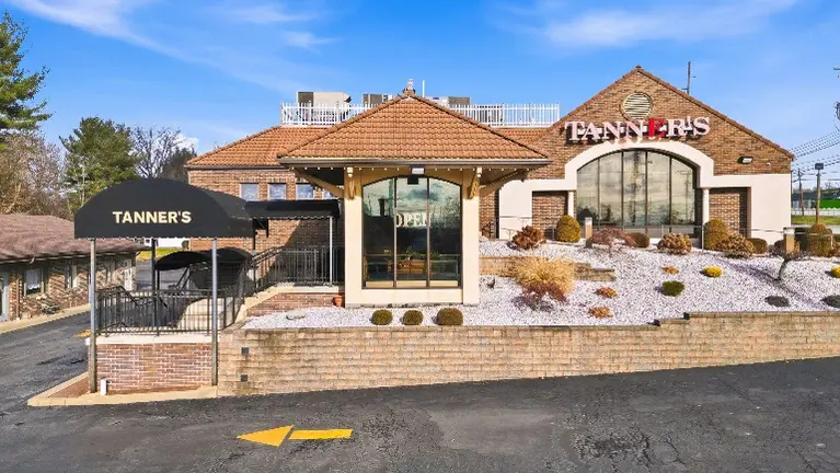 Active Restaurant & Banquet Facilities w/ multi-Tenant Office Plaza