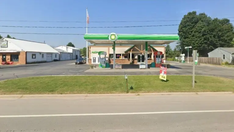 Gas Station & Convenience store  for Sale with real estate in