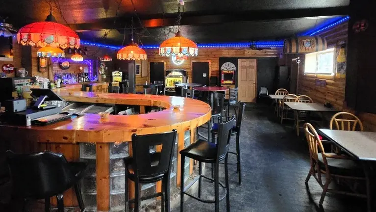 HSC - Price Reduced! Bar & Grill with Owner's Quarters