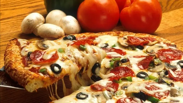 Iconic Space - Thriving Pizza & Bar Operation