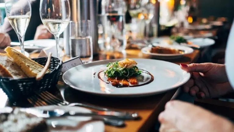 Premier Scalable Multi-Unit Casual Restaurant Brand with Real Estate