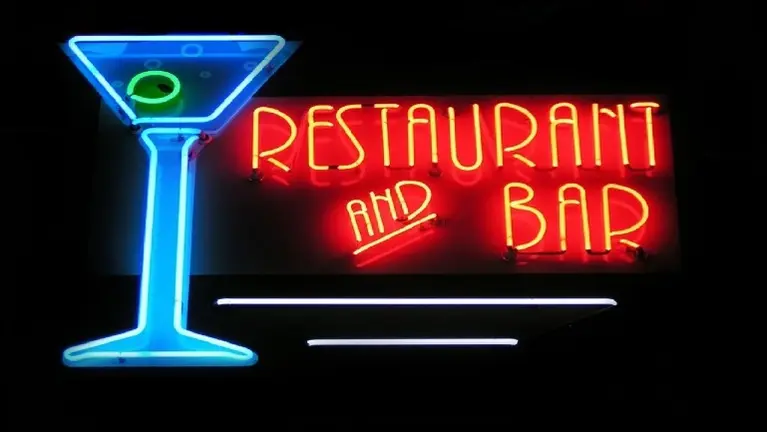 Restaurant with Bar