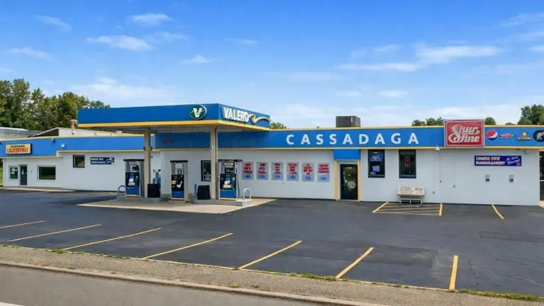 Turnkey Multi-Business Commercial Property | High Traffic Location