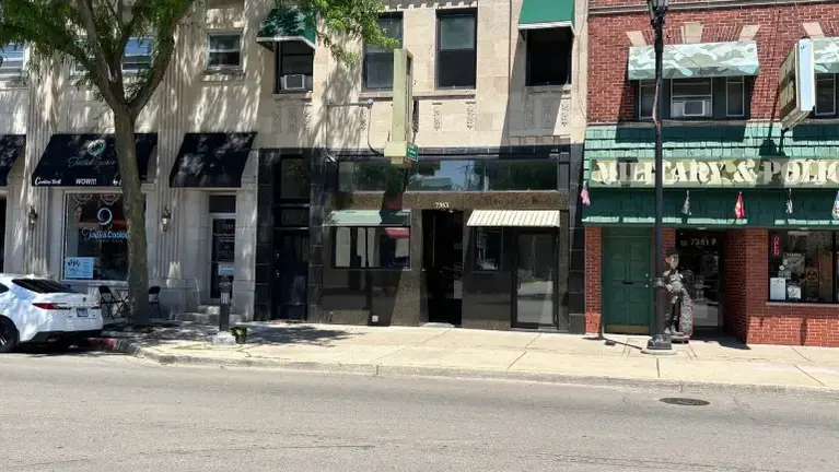 Second-Generation Forest Park Restaurant For Lease