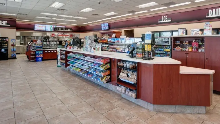 Solid Money-Making Convenience Store!
