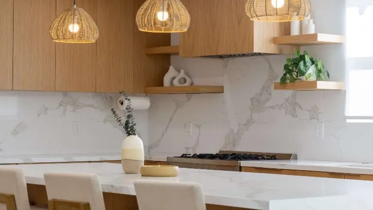 Full-Service Construction Co. | Residential & Comm | Strong Earnings