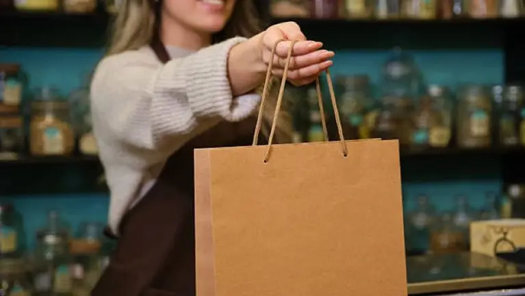 Profitable CBD Store in Prime Downtown Location - May qualify E2 Visa