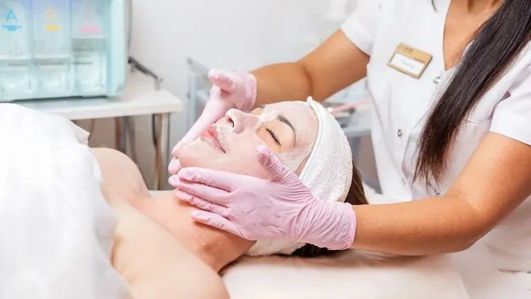 Established Aesthetics Studio with Multiple Revenue Streams