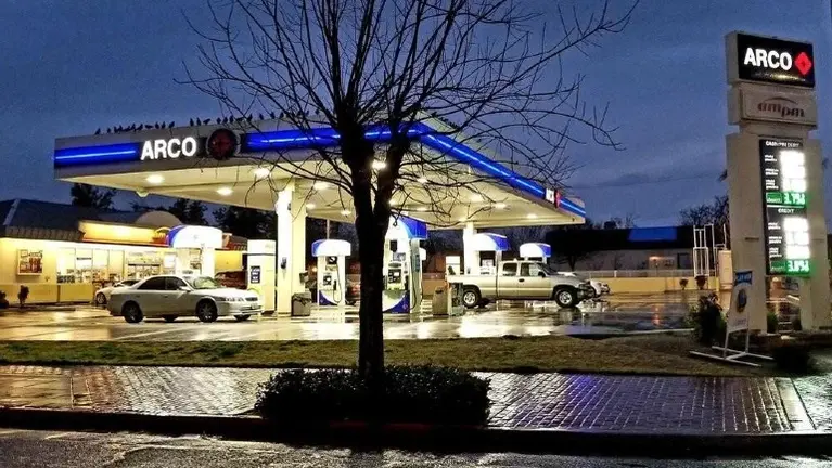 Arco ampm Business with Real Estate for sale in Fresno area.