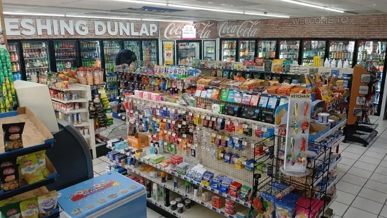 Gas Station and 2-Bed Apartment with Property in Dunlap, TN