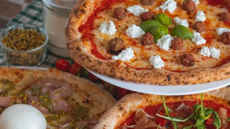 PROFITABLE - AUTHENTIC Italian Brick Oven Pizza-Pasta-Panini's & More