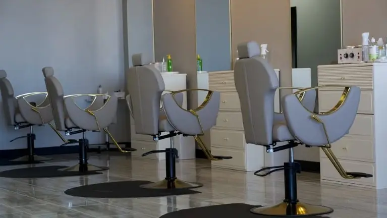 Turnkey Beauty Salon N Richland Hills: $130K Build-Out, Ready Day 1