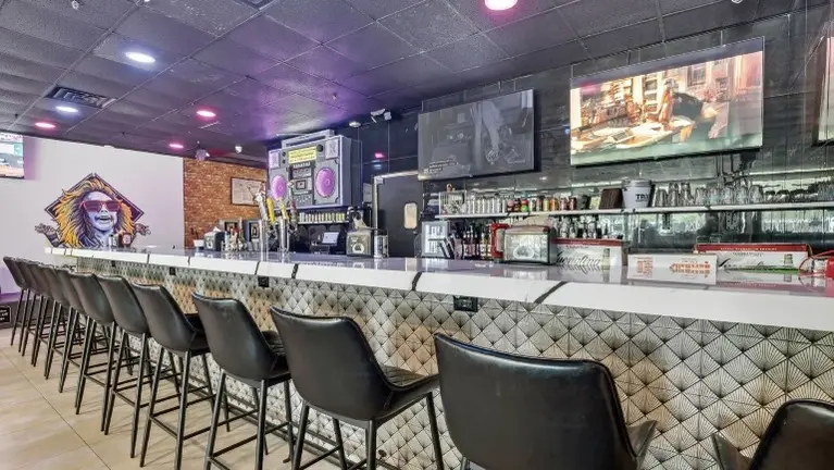 Tavern Bar